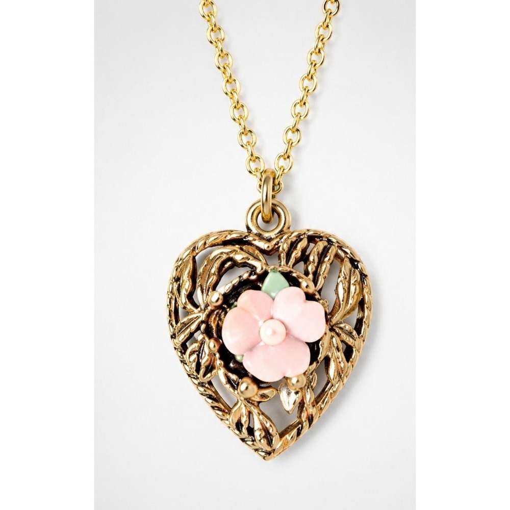 1928 Rose‎ Flower Heart Pendant Necklace Romantic 18" Gold-tone Chain gn01-52